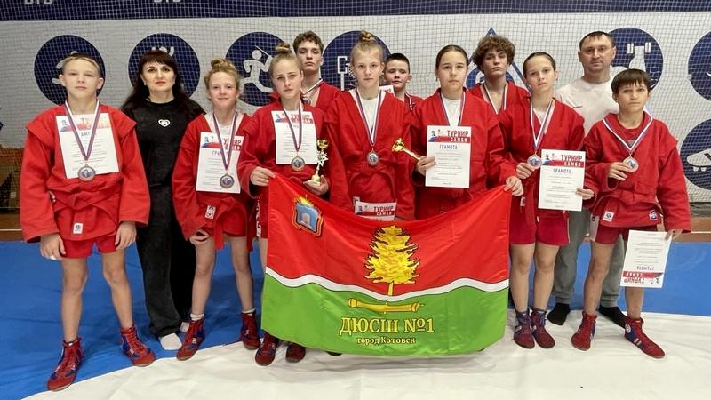 10 медалей на соревнованиях