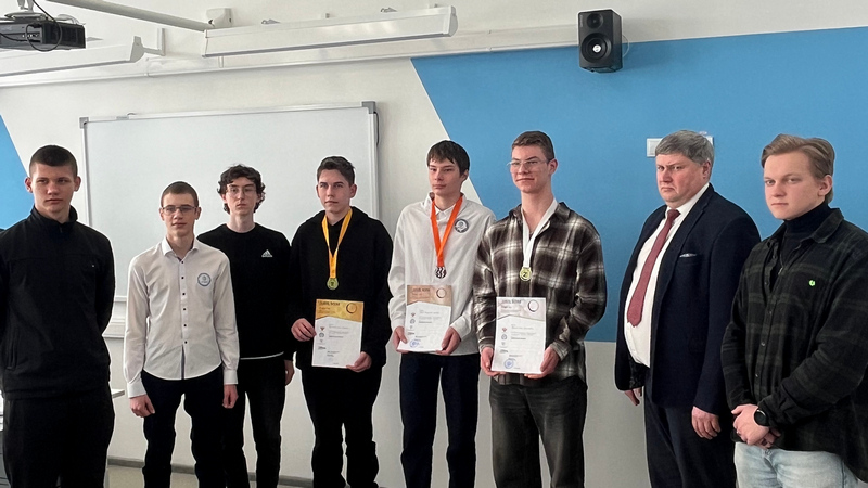 Профессионалы